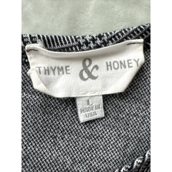 Thyme & Honey Women’s L Houndstooth Pattern With Black & Red Stripes Down Sleeve - Picture 3 of 11